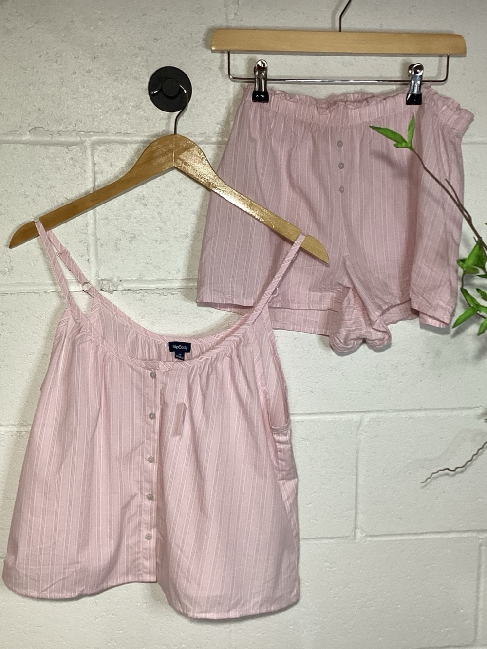 Gap Pink Striped Cami & Shorts Set Size Medium Like New